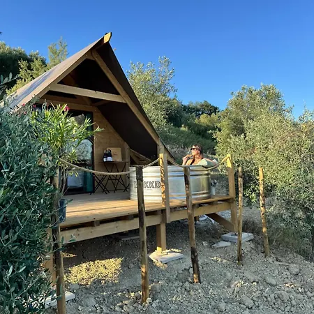 Glamping Uma Casanatura 豪华帐篷 *