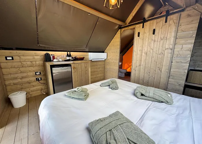 Роскошный шатер Glamping Uma Casanatura *